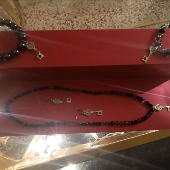 Jewelry bundle of Two - Picture 12 of 16